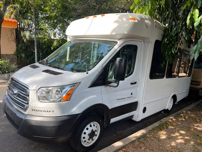 Microbus Ford Transit 2019 para 19 pasajeros  - Imagen 2