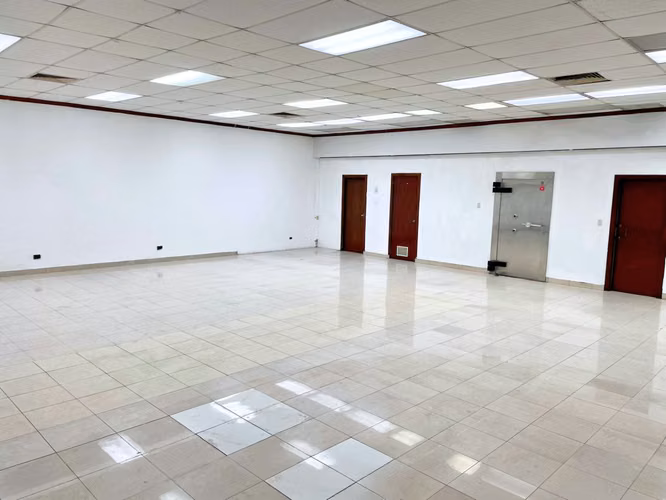Venta de Locales Comerciales – Plaza Merliot 