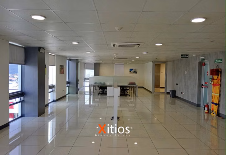 Alquiler de Oficinas en Torre Roble Metrocentro - Imagen 1