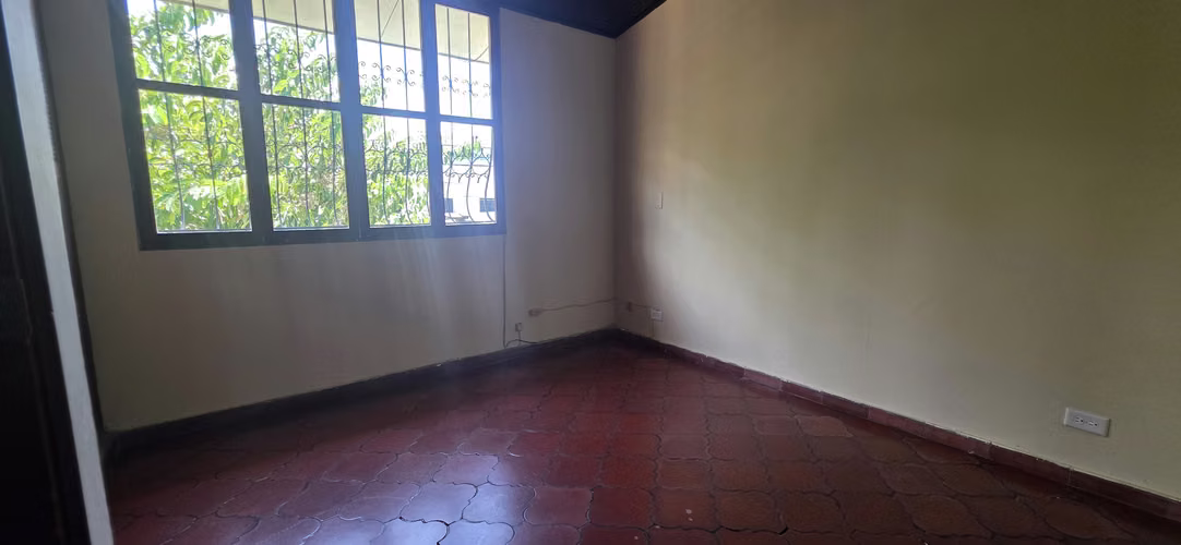 Alquilo local  en Zona Médica hospital de la Mujer  - Imagen 11