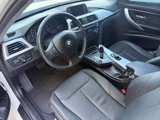 BMW 320i 2018 