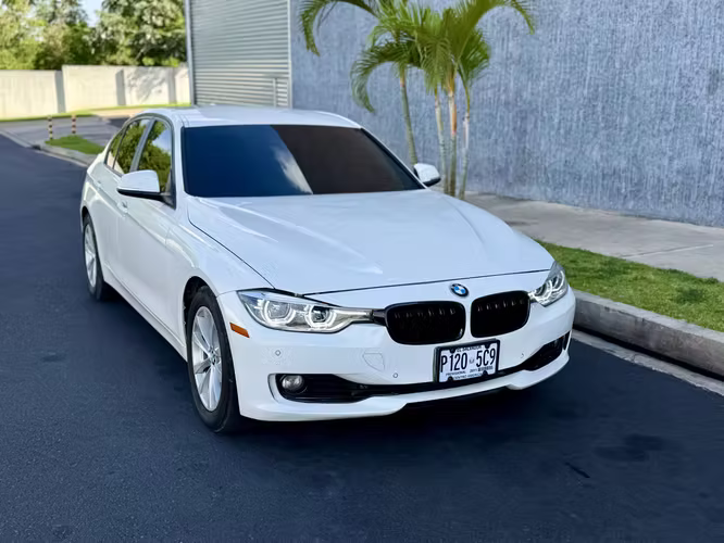 BMW 320i 2018 