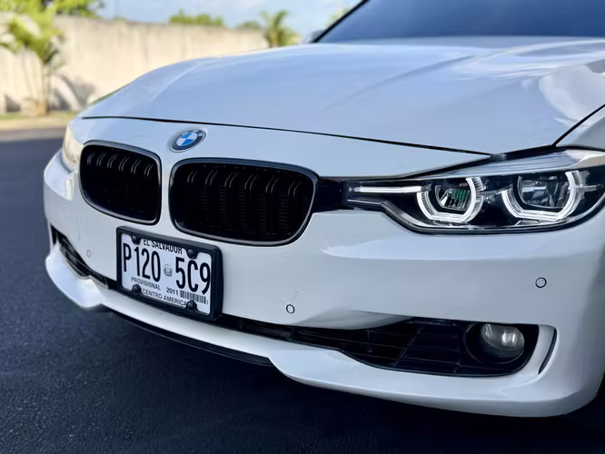 BMW 320i 2018 