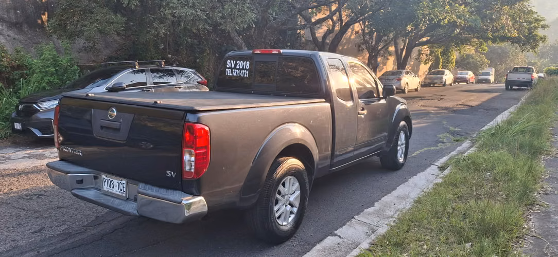 NISSAN FRONTIER 4X2 2018 KING CAB $13000 TEL