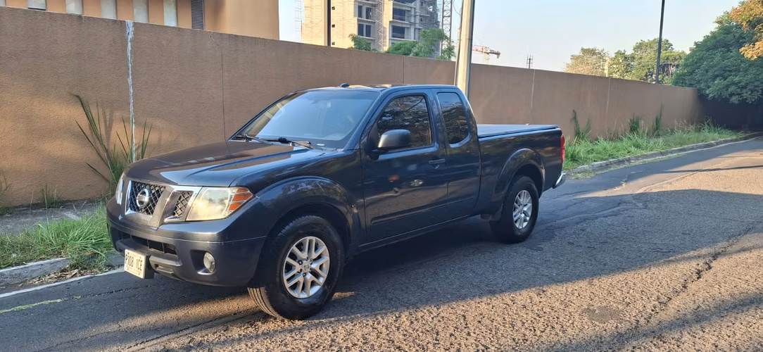 NISSAN FRONTIER 4X2 2018 KING CAB $13000 TEL