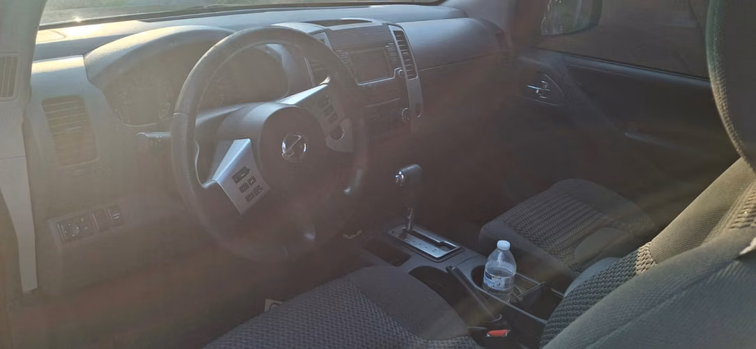 NISSAN FRONTIER 4X2 2018 KING CAB $13000 TEL