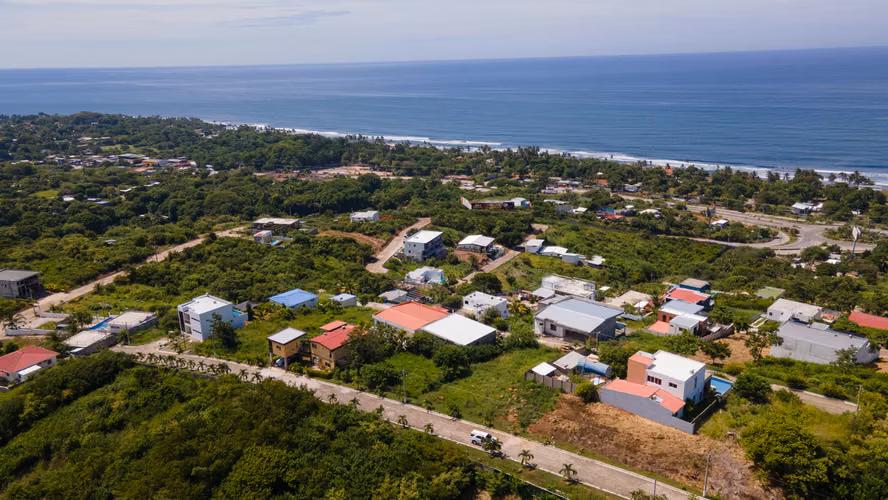 VENTA DE 2 TERRENOS EN VENTA CERCA DE PLAYA | RESIDENCIAL MIRADOR, LA LIBERTAD/EL SALVADOR - Imagen 5