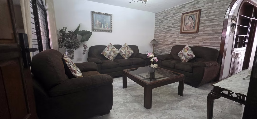Alquilo casa AMUEBLADA  Escalon 
