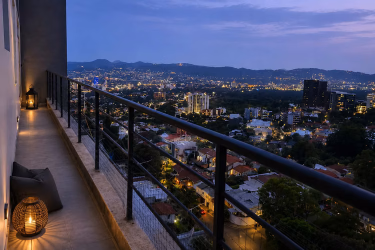 APARTAMENTO SIN MUEBLES EN RENTA CONDOMINIO ALATEA COL. ESCALON