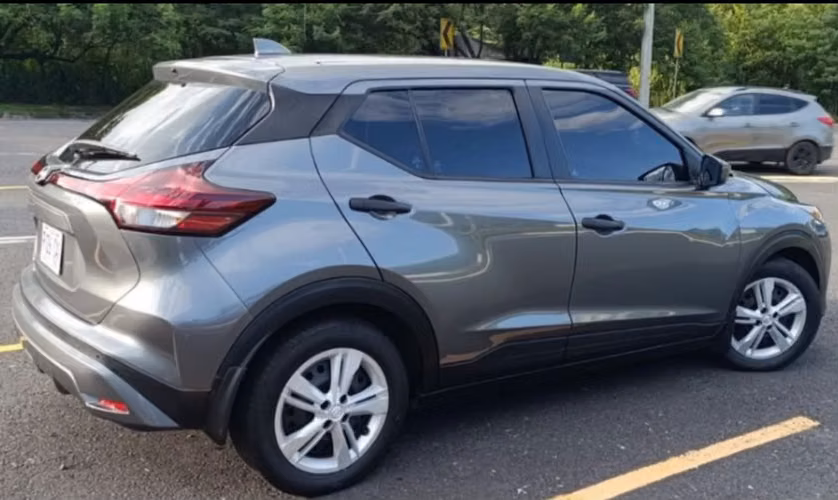 2022 NISSAN KICKS - Imagen 5