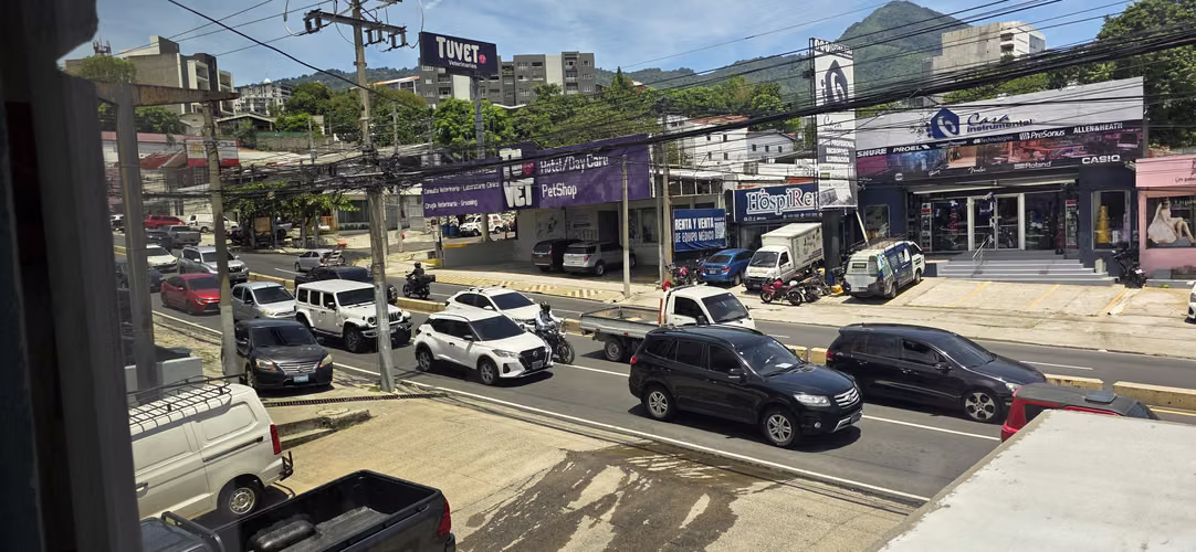 Alquilo local Comercial En  Escalon  - Imagen 2