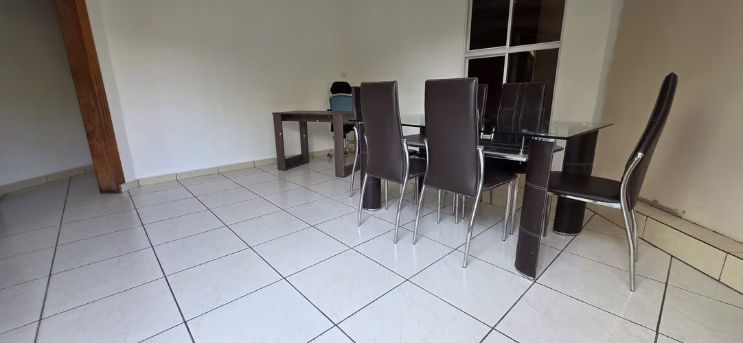 Alquilo  habitacion  en Cumbres de Esmeralda  - Imagen 6