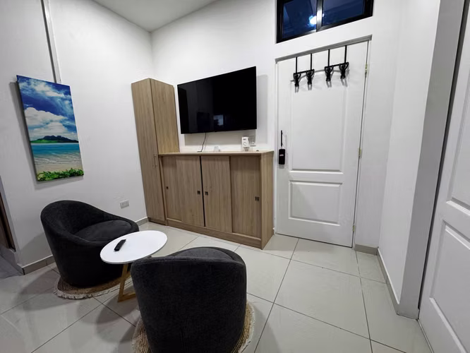 Apartamento Como nuevo de 1 habitaciòn con baño con tina - cerca de todo-Cumbres de la Escalon - Imagen 2