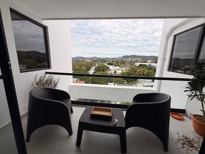 SE ALQUILA APARTAMENTO 141 SAN BENITO AMUEBLADO NUEVO A ESTRENAR Características: 120 m² 3 habitaciones 2 baños completo - Imagen 8