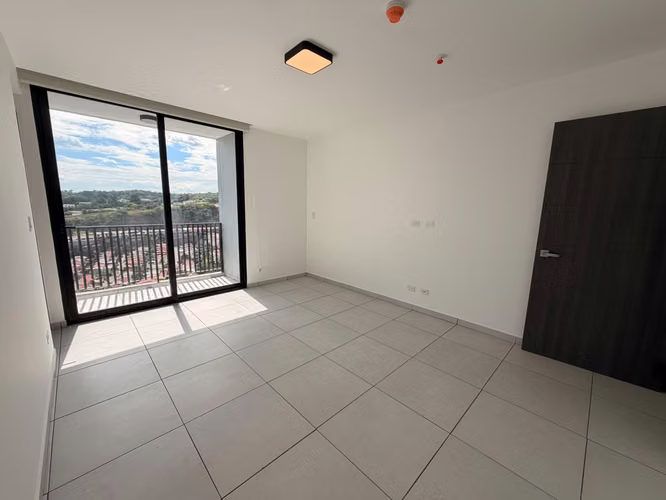 APARTAMENTO EN ALQUILER – ALTURAS DEL BOSQUES