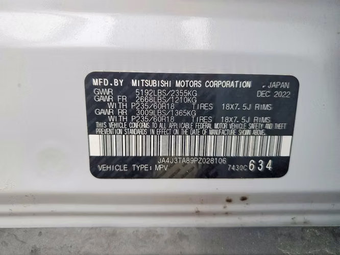 MITSUBISHI OUTLANDER ES 2023 3 FILAS