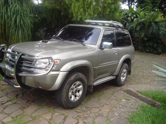 Nissan Patrol año 2000 turbo diesel