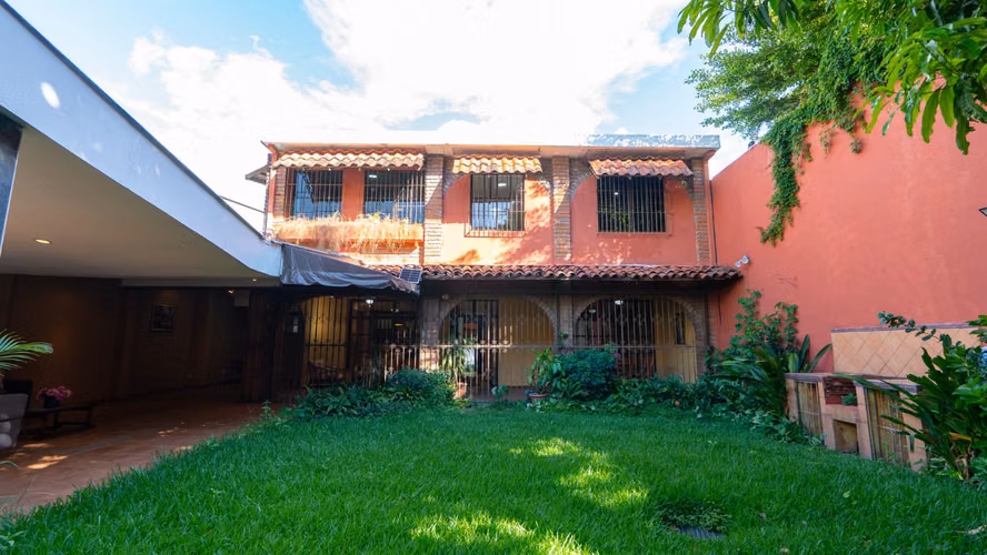 CASA EN ALQUILER | COLONIA ESCALÓN, ZONA AMBROGI, SAN SALVADOR - Imagen 3