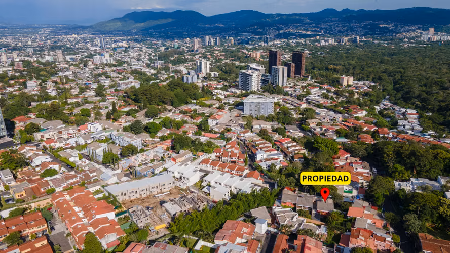 CASA EN ALQUILER | COLONIA ESCALÓN, ZONA AMBROGI, SAN SALVADOR - Imagen 14