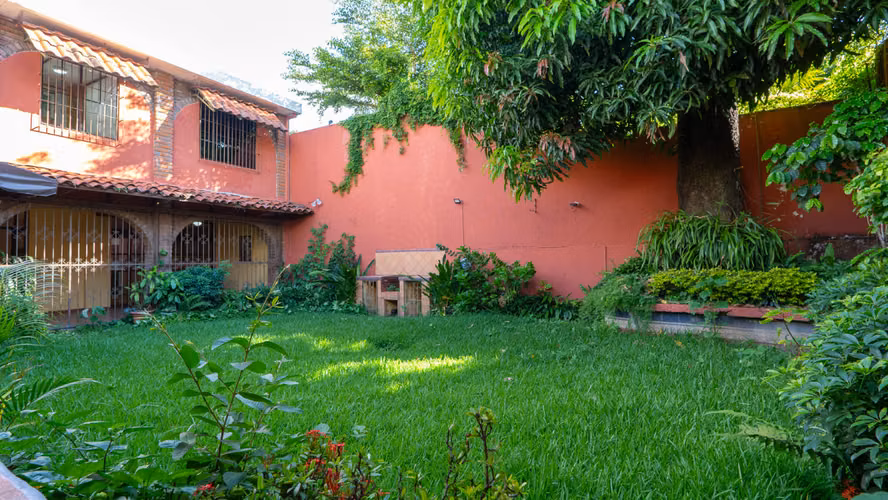 CASA EN ALQUILER | COLONIA ESCALÓN, ZONA AMBROGI, SAN SALVADOR - Imagen 2