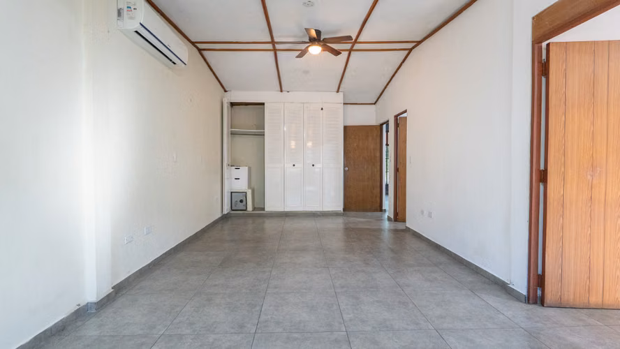 CASA EN ALQUILER | COLONIA ESCALÓN, ZONA AMBROGI, SAN SALVADOR - Imagen 16
