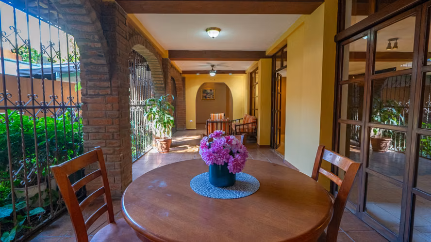 CASA EN ALQUILER | COLONIA ESCALÓN, ZONA AMBROGI, SAN SALVADOR - Imagen 8