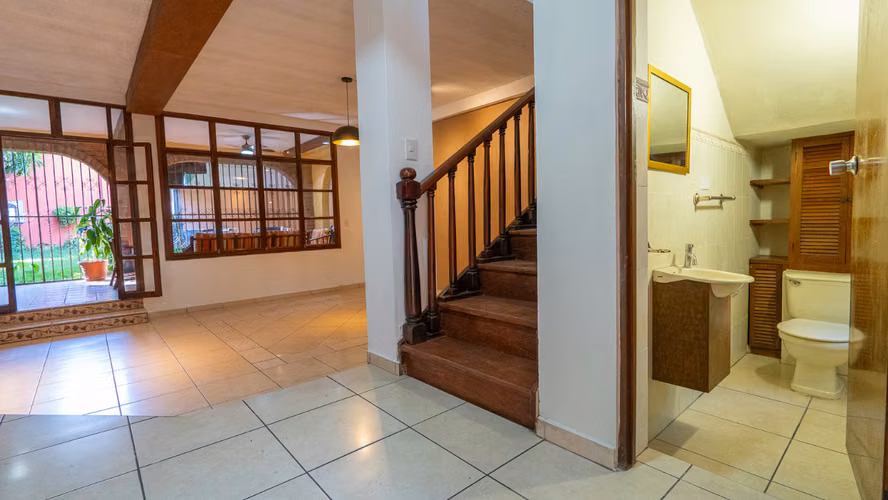 CASA EN ALQUILER | COLONIA ESCALÓN, ZONA AMBROGI, SAN SALVADOR - Imagen 4
