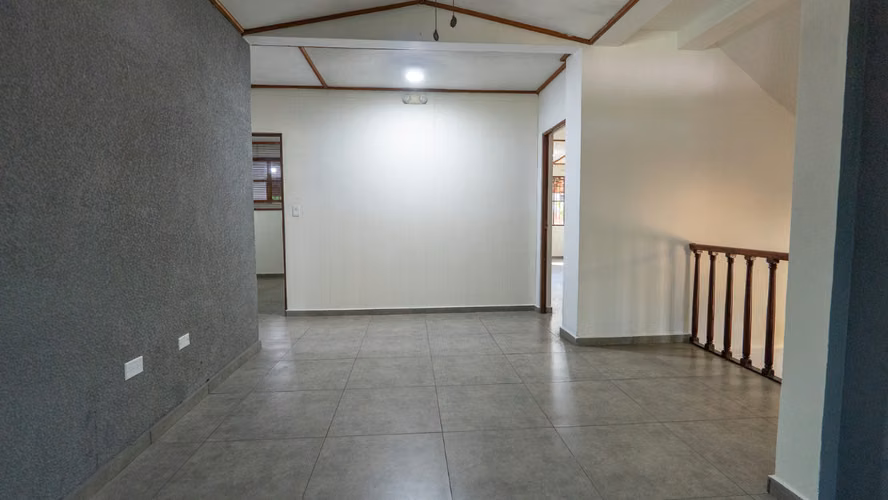 CASA EN ALQUILER | COLONIA ESCALÓN, ZONA AMBROGI, SAN SALVADOR - Imagen 18