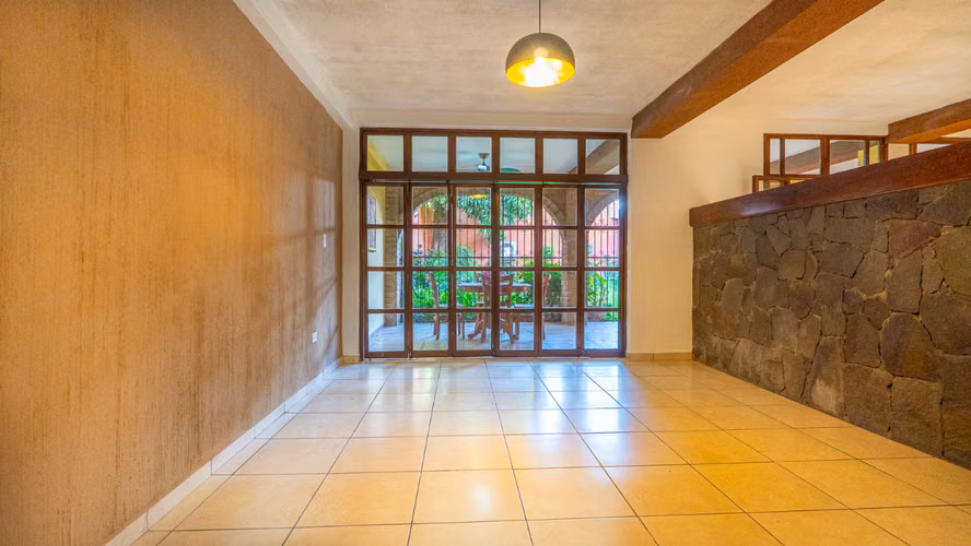 CASA EN ALQUILER | COLONIA ESCALÓN, ZONA AMBROGI, SAN SALVADOR - Imagen 10