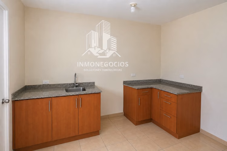 CASA EN ALQUILER - RESIDENCIAL LAS ARBOLEDAS $650 - Imagen 5