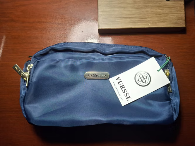 Se vende cartera marca Vursse original NUEVA
