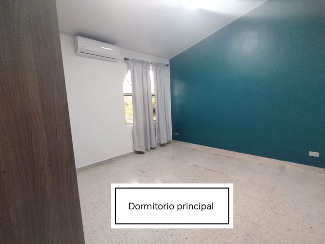 SE ALQUILA CASA MERLIOT, PRIVADO, de 2 plantas cerca de Plaza Merliot. Consta de: Primer Nivel Estacionamiento para 2 ve