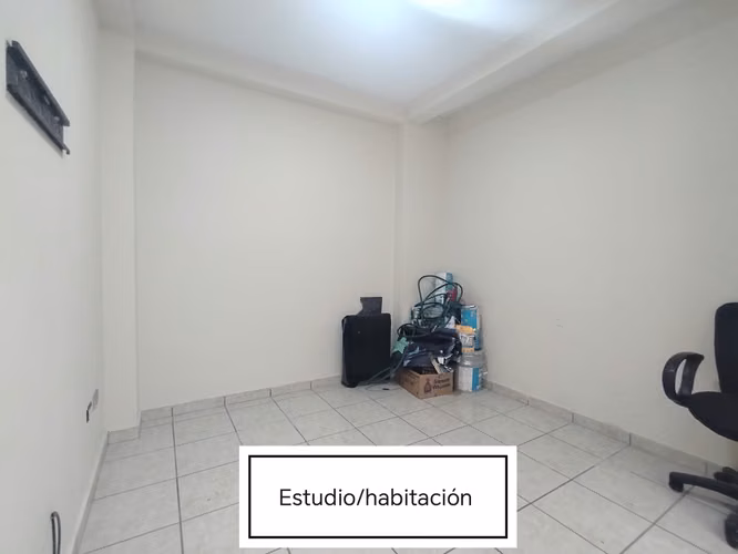 SE ALQUILA CASA MERLIOT, PRIVADO, de 2 plantas cerca de Plaza Merliot. Consta de: Primer Nivel Estacionamiento para 2 ve