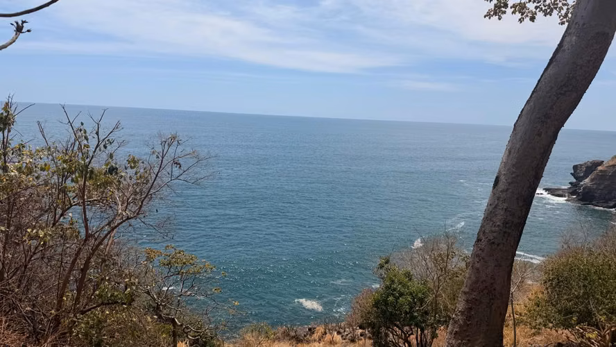 SE VENDE TERRENO FRENTE AL MAR EN ACANTILADOS CON VISTA, Ubicación: Cerca de Playa El Zonte, un entorno paradisíaco, Vis - Imagen 6
