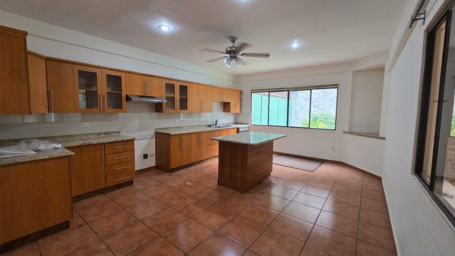 CASA EN VENTA EN CUMBRES DE CUSCATLÁN / ANTIGUO CUSCATLÁN/ LA LIBERTAD  - Imagen 7