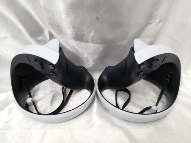 SONY PlayStation VR2 Headset & Sense Controllers PS5 Game USB-C CFIJ-17000