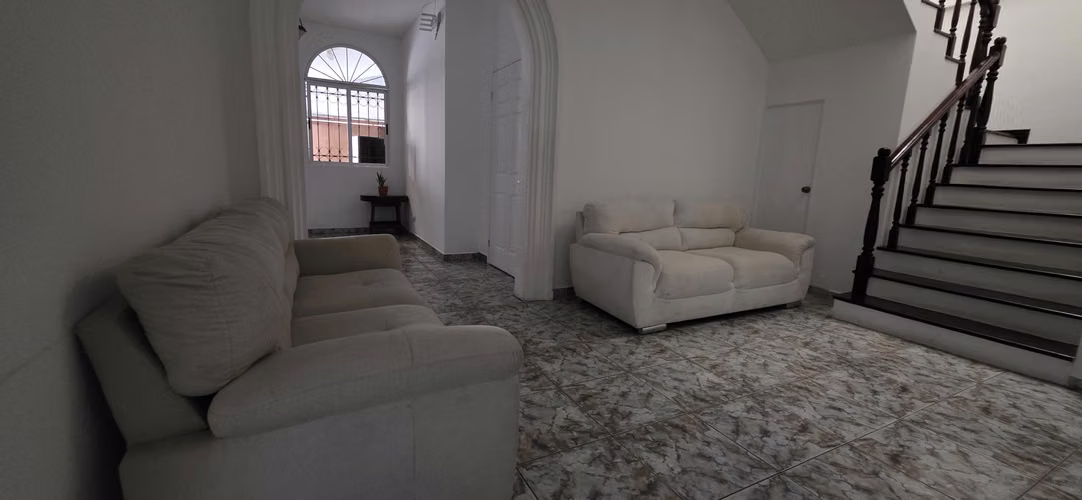 Alquilo habitacion tipo estudio  Cumbres de Cuscatlán 