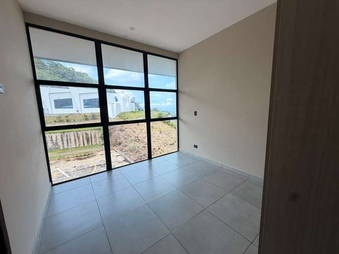 SE ALQUILA PENTHOUSE EN PARK TOWER CON LB