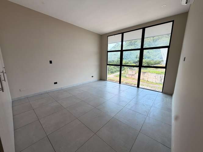 SE ALQUILA PENTHOUSE EN PARK TOWER CON LB