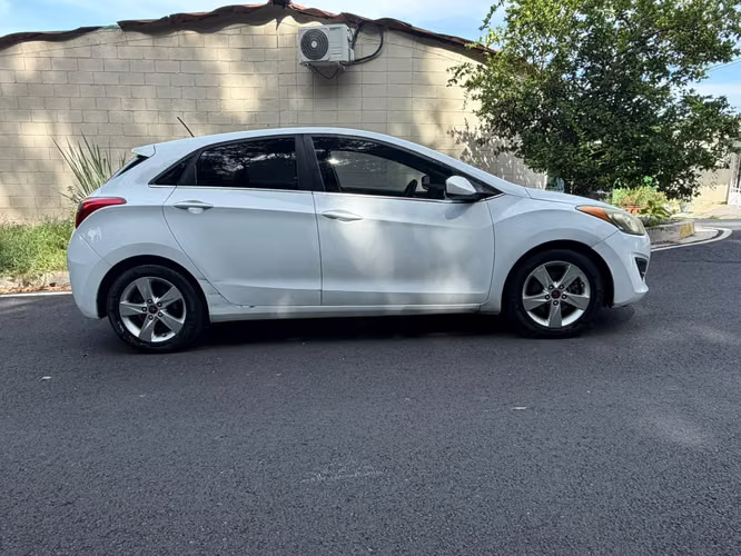 VENDO HYUNDAI GT AÑO 2017. $7,500 negociables