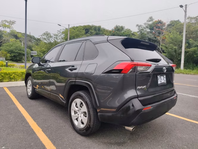 TOYOTA RAV 4 , 2019 , CERO CODIGOS,TODO EN EXCELENTE ESTADO TARJETA A MI NOMBRE - Imagen 7