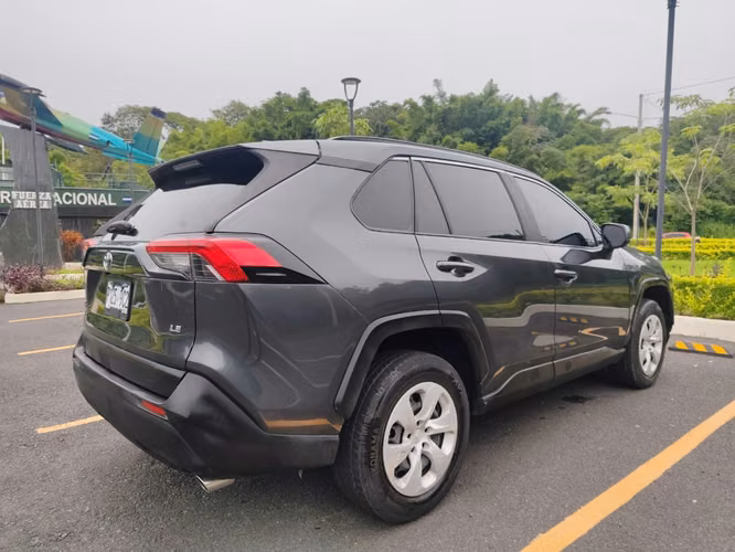 TOYOTA RAV 4 , 2019 , CERO CODIGOS,TODO EN EXCELENTE ESTADO TARJETA A MI NOMBRE - Imagen 8