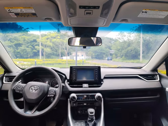 TOYOTA RAV 4 , 2019 , CERO CODIGOS,TODO EN EXCELENTE ESTADO TARJETA A MI NOMBRE - Imagen 6