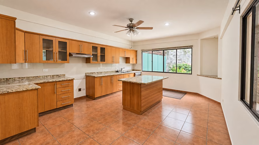 Cumbres de Cuscatlán, casa en venta, res. privado. - Imagen 3