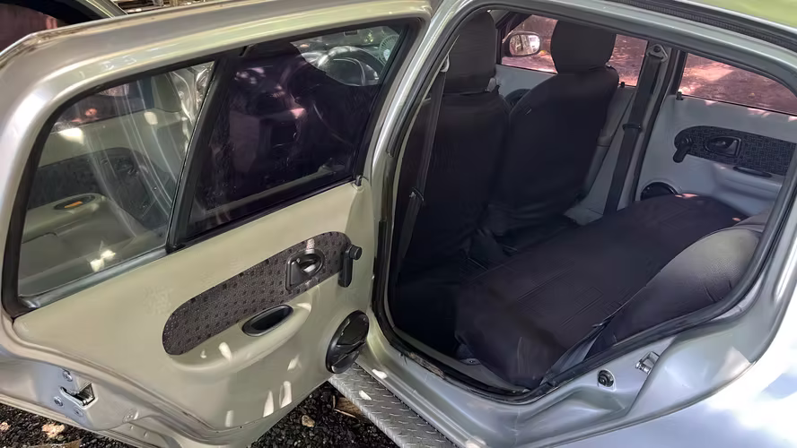 Vendo Nissan Platina 2004, a reparar faja de tiempo.
