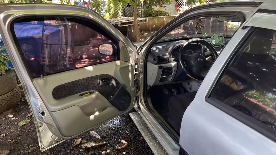 Vendo Nissan Platina 2004, a reparar faja de tiempo.