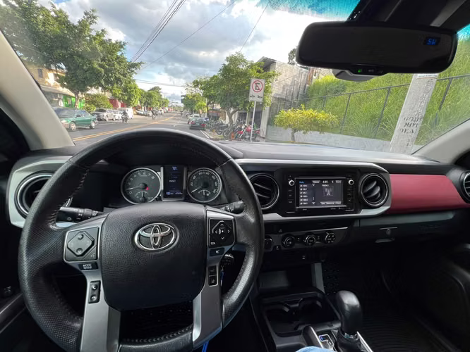 Se vende toyota tacoma 2019 - Imagen 2