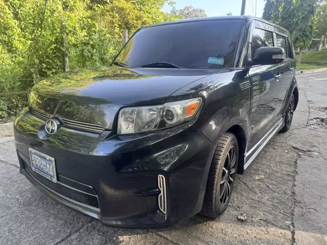 SCION XB ESTÁNDAR 2012 
