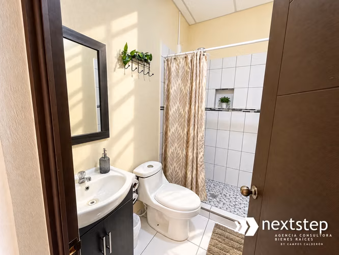 VENDO CASA AMUEBLADA  | RESIDENCIAL PRIVADA VILLA VERDE ESTATE – SANTA ANA - Imagen 8