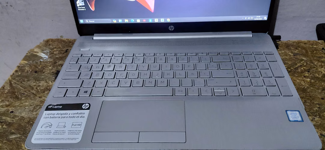 VENDO LAPTOP SLIM HP iCORE 7 16GB RAM Y 250GB M2 - Imagen 2